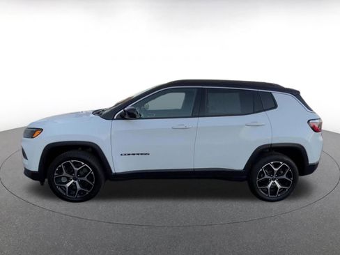 Used 2025 Jeep Compass Limited AWD/4WD image 9