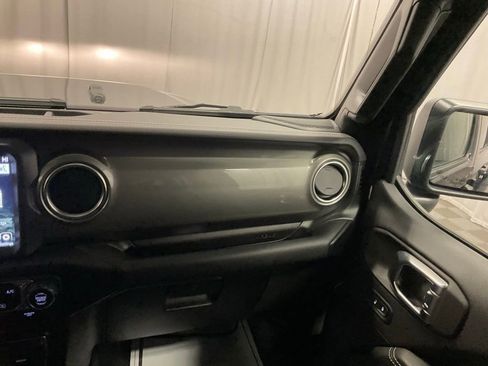 Used 2023 Jeep Wrangler Sahara image 25