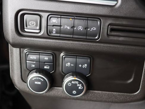 Used 2021 Chevrolet Suburban RST w/ Luxury Package AWD/4WD image 23