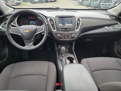 Used 2018 Chevrolet Malibu LS FWD image 13