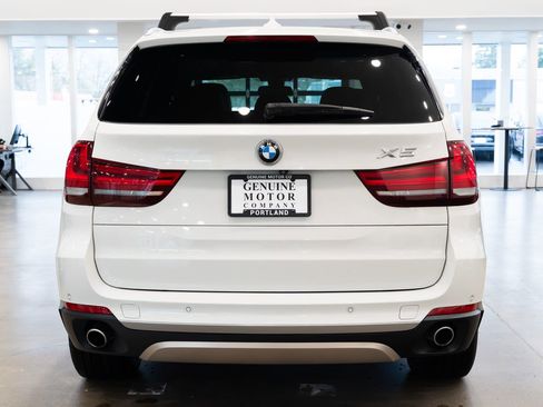 Used 2017 BMW X5 xDrive35d image 5