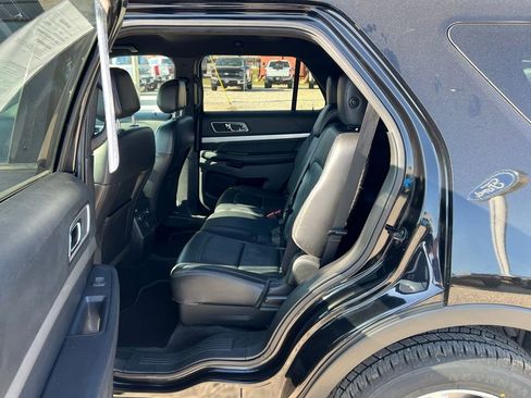 Used 2017 Ford Explorer XLT w/ Equipment Group 202A image 15