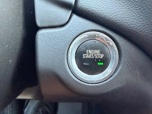 Used 2021 Chevrolet Equinox LT AWD/4WD image 47