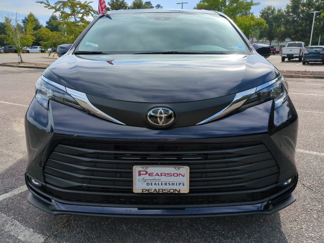 New 2026 Toyota Sienna XLE AWD/4WD image 9