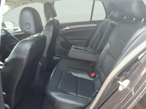Used 2019 Volkswagen Golf SE FWD image 12