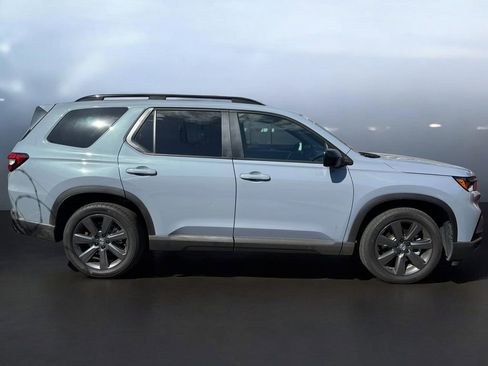 Used 2025 Honda Pilot Sport image 15