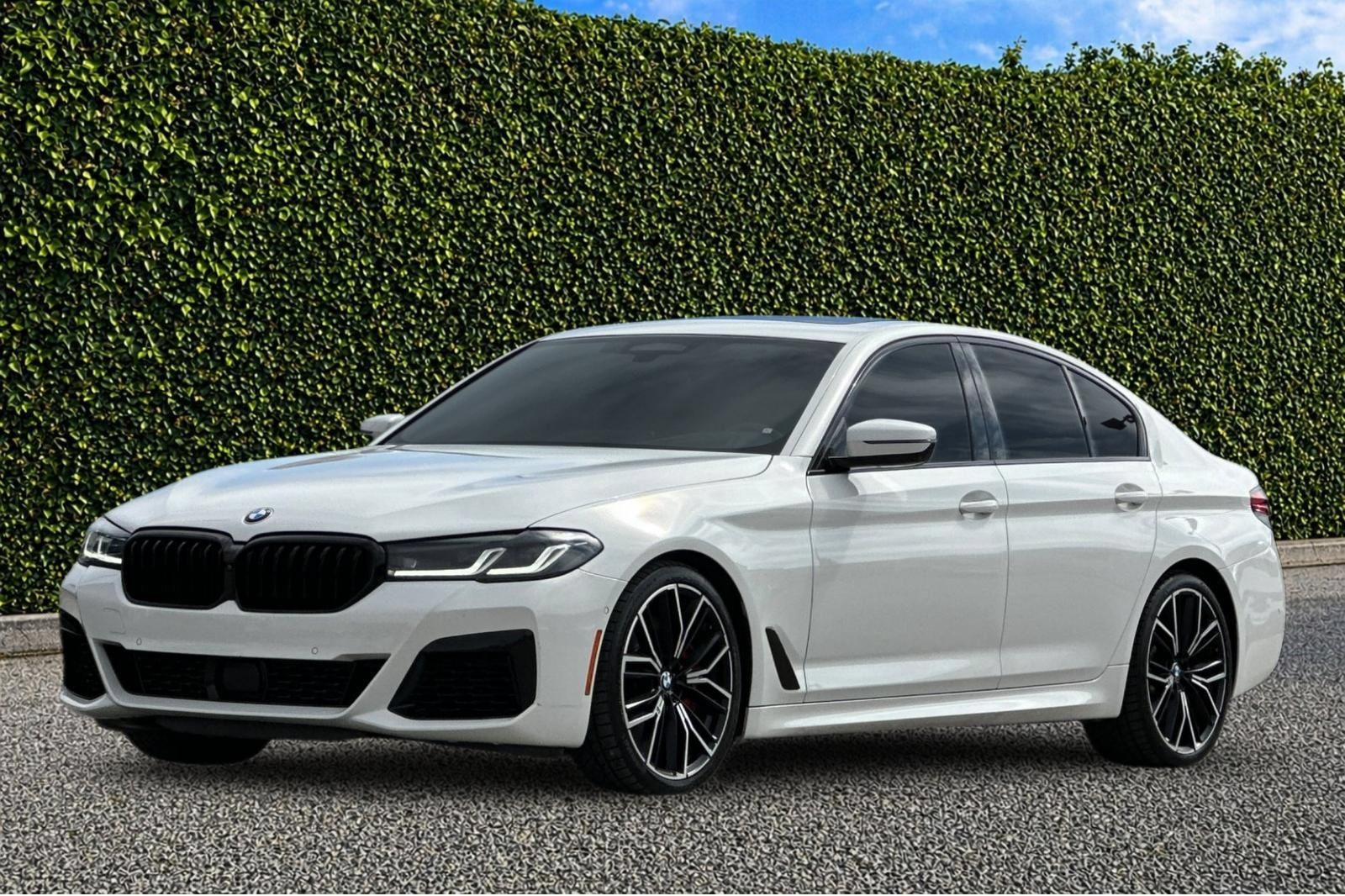 Used 2023 BMW M550i xDrive w/ Executive Package AWD/4WD image 8