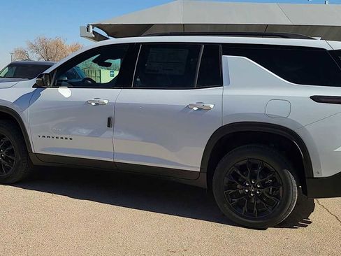 New 2026 Chevrolet Traverse LT w/ Enhanced Driving Package FWD image 7