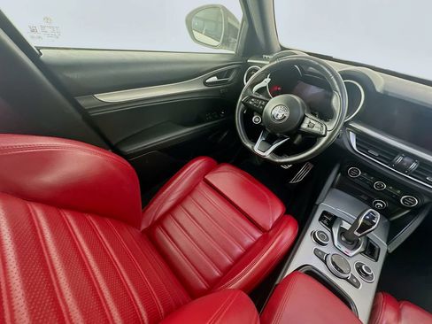 Used 2024 Alfa Romeo Stelvio Veloce image 9