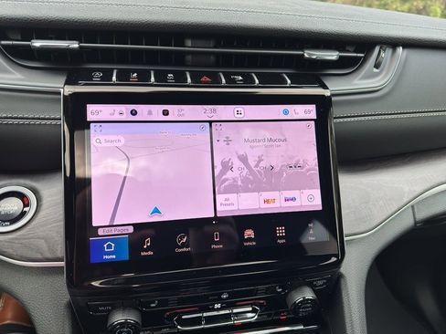 New 2025 Jeep Grand Cherokee Limited image 15