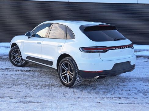 Certified 2019 Porsche Macan image 3