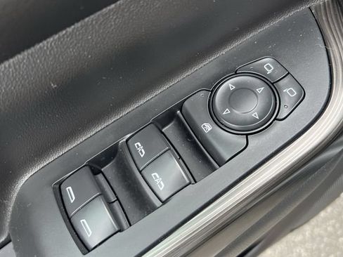 Used 2023 GMC Acadia SLT FWD image 33