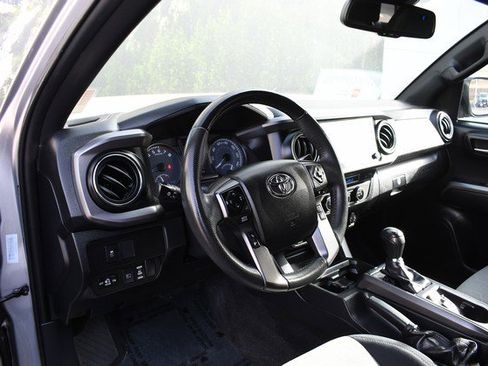 Certified 2021 Toyota Tacoma TRD Off-Road image 14