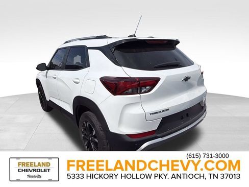 Used 2022 Chevrolet TrailBlazer LT w/ Convenience Package FWD image 4