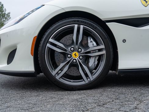 Certified 2020 Ferrari Portofino image 10