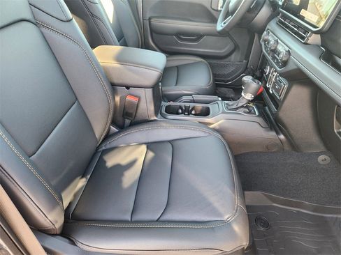 New 2026 Jeep Gladiator Sport image 10