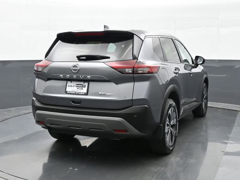 Used 2023 Nissan Rogue SV AWD/4WD image 4