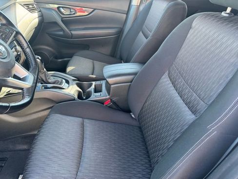 Used 2020 Nissan Rogue SV w/ Sun & Sound Touring Package image 3