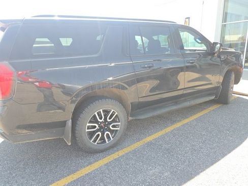 Used 2023 GMC Yukon XL AT4 AWD/4WD image 2