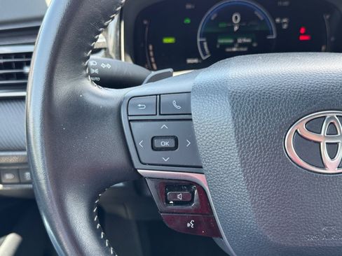 Used 2025 Toyota Camry SE FWD image 22