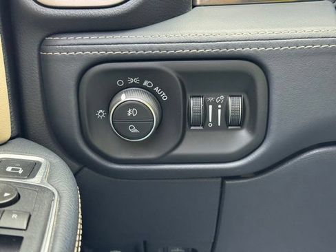 Used 2020 RAM 2500 Limited AWD/4WD image 36