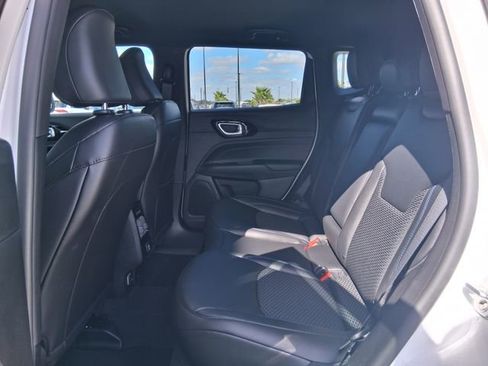 New 2026 Jeep Compass Latitude image 20