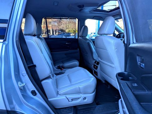 Used 2019 Honda Pilot Touring image 48