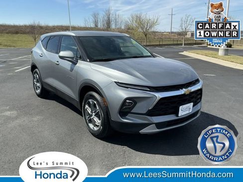 Used 2025 Chevrolet Blazer LT FWD image 1