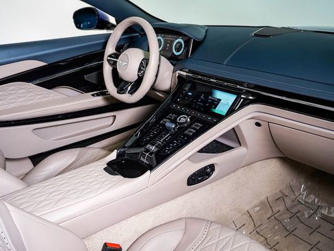 Used 2024 Aston Martin DB12 Convertible RWD image 19