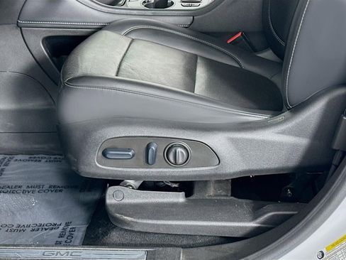 Used 2023 GMC Acadia SLT image 26