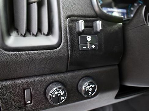 Used 2019 Chevrolet Colorado ZR2 w/ ZR2 Dusk Special Edition image 18