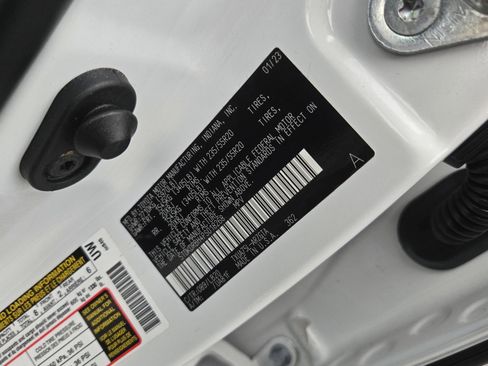 Used 2023 Toyota Highlander Limited image 29