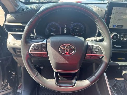 Used 2023 Toyota Highlander Limited FWD image 24