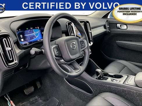 Certified 2025 Volvo XC40 B5 Core image 17