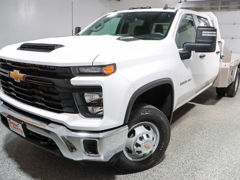 Used 2025 Chevrolet Silverado 3500 W/T w/ WT Convenience Package AWD/4WD image 29