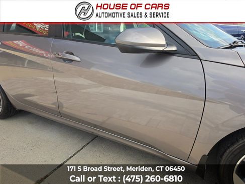 Used 2023 Hyundai Elantra SEL w/ Convenience Package FWD image 12