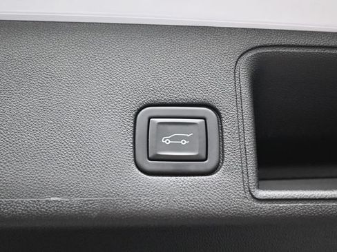 Used 2023 GMC Terrain SLT AWD/4WD image 24
