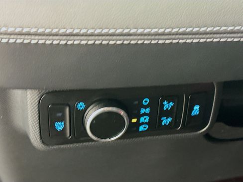 Used 2025 Ford Mustang Mach-E Premium image 17