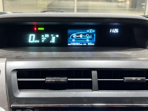 Used 2016 Toyota Prius V Three FWD image 14