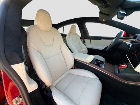 Used 2024 Tesla Model S image 14