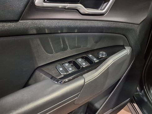 Used 2024 Kia Sportage EX AWD/4WD image 17