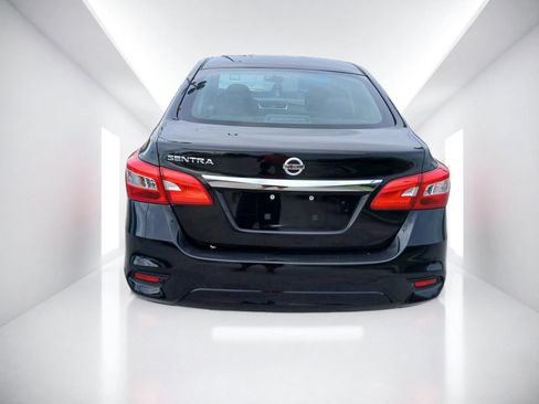 Used 2018 Nissan Sentra S FWD image 4