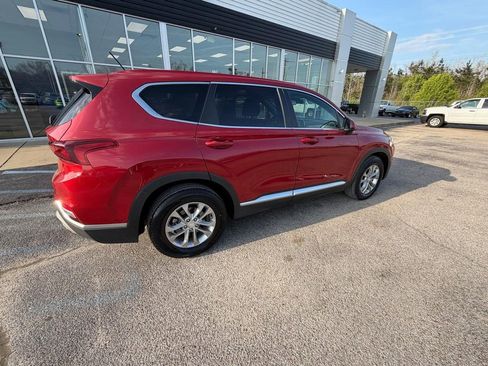 Used 2019 Hyundai Santa Fe SE image 3