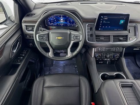 Used 2024 Chevrolet Suburban LT image 24