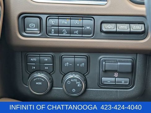 Used 2024 Chevrolet Suburban High Country w/ Advanced Technology Package AWD/4WD image 29