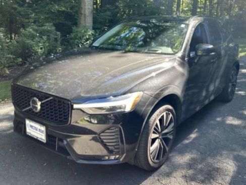 Used 2024 Volvo XC60 B5 Ultimate w/ Protection Package Premier AWD/4WD image 1