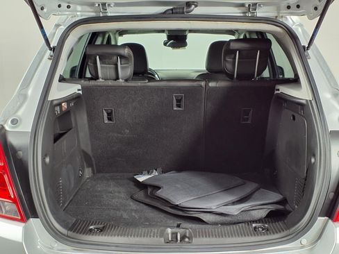 Used 2020 Chevrolet Trax LT w/ LT Convenience Package image 13