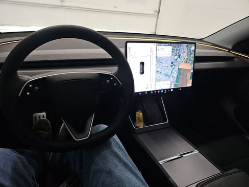 Used 2026 Tesla Model Y Long Range image 4