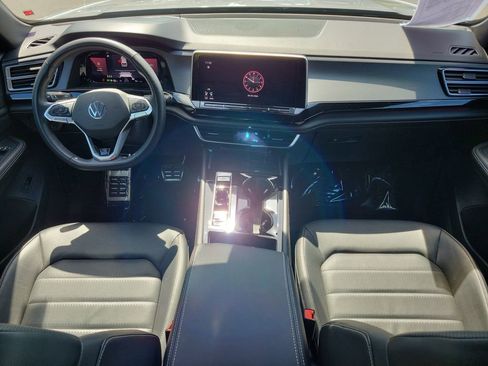 Used 2024 Volkswagen Atlas Cross Sport SEL R-Line image 14