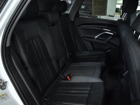 Used 2025 Audi Q5 Premium AWD/4WD image 30